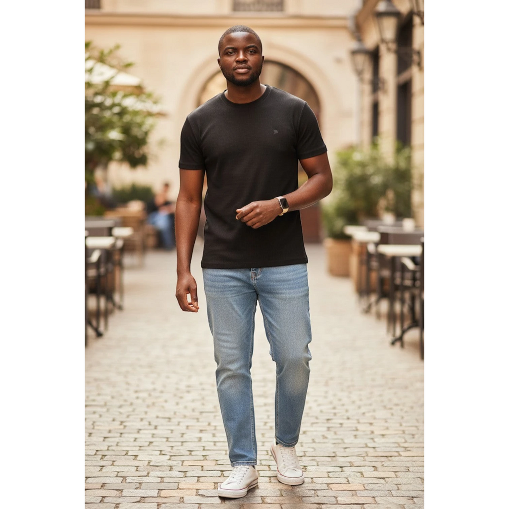The Onyx Micro-Textured Essential Tee (M)