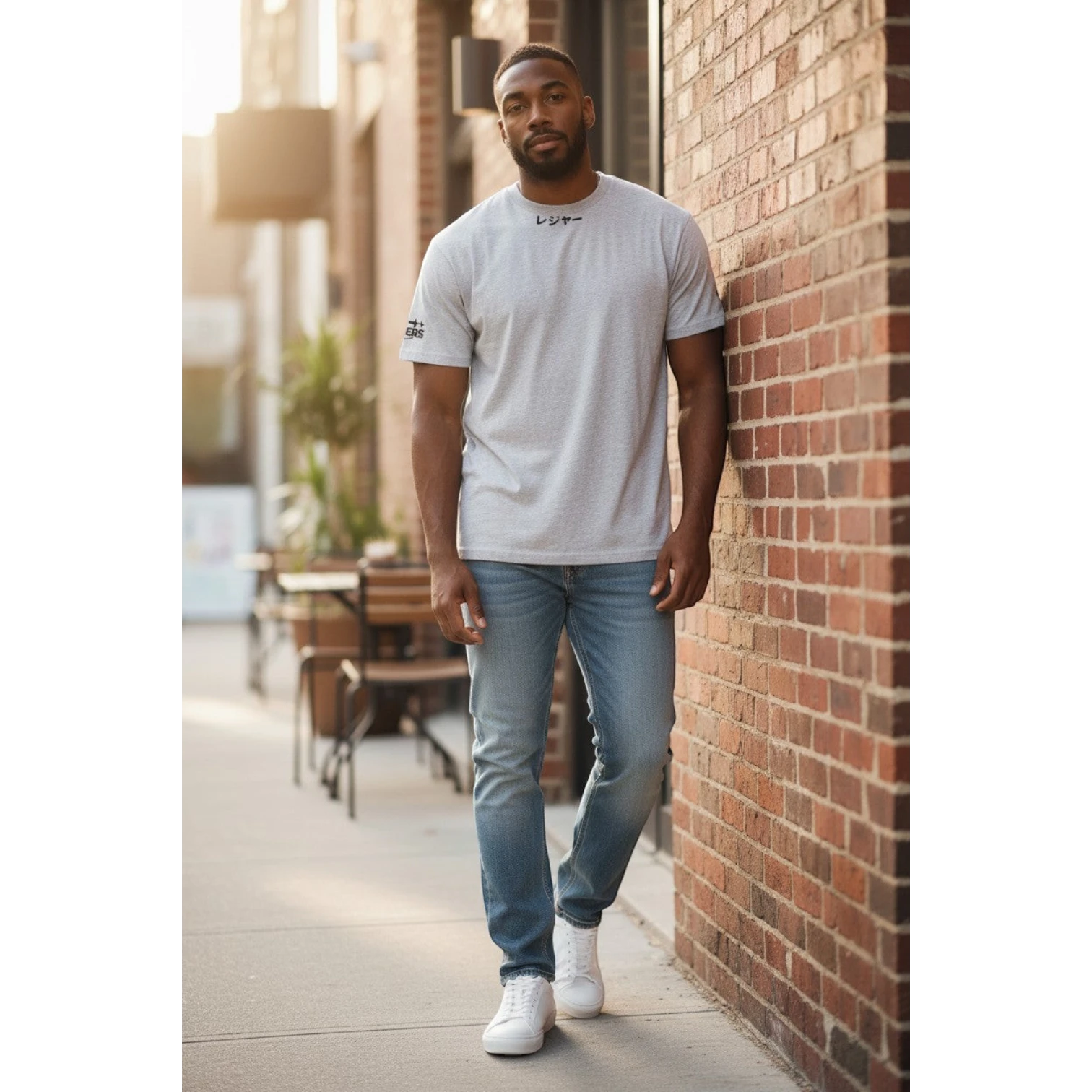 The Heather Grey "Leisure" Japanese-Graphic Tee (L)