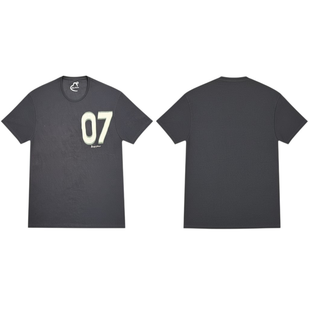 07 Graphic Tee