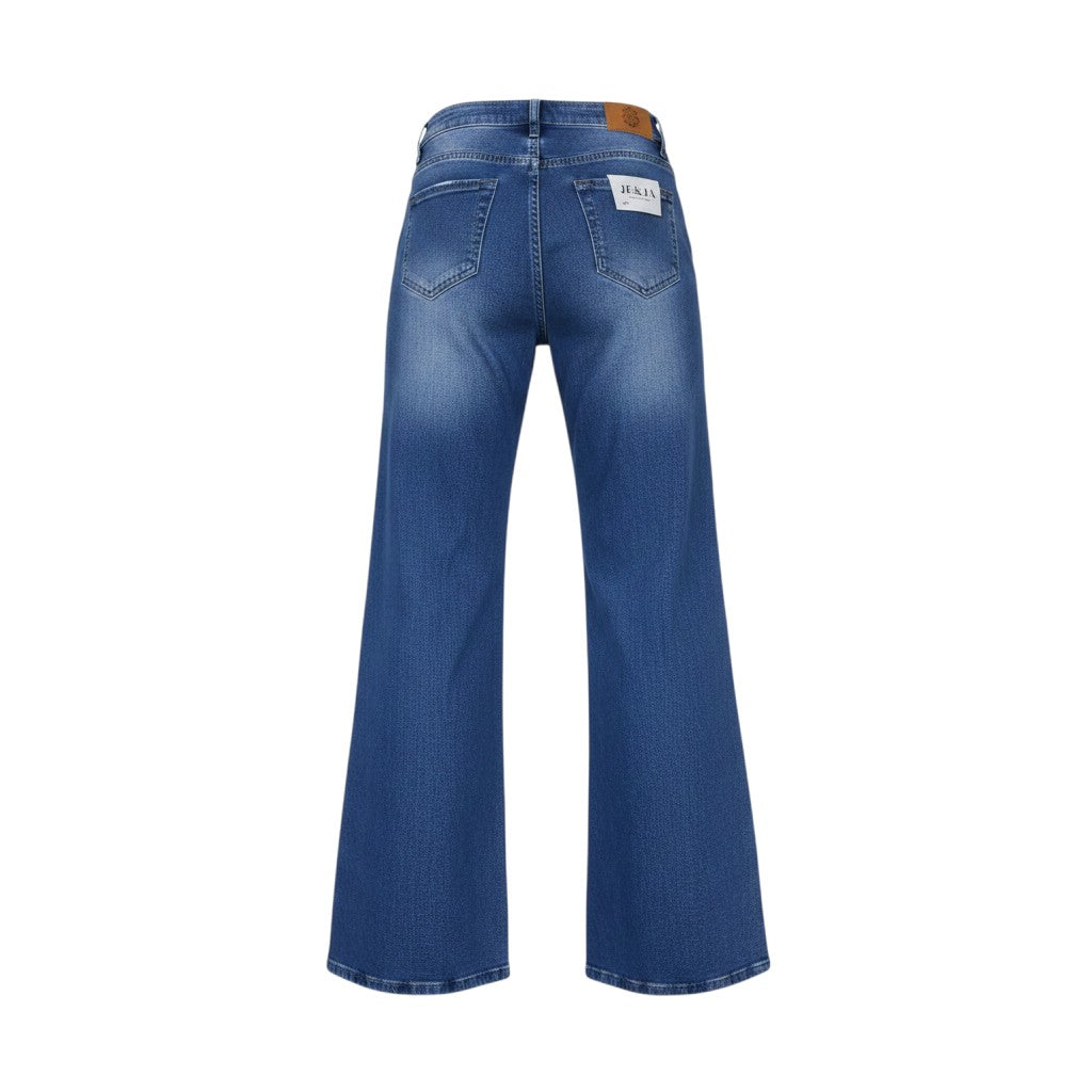 Star Patch Distressed Boyfriend Jeans