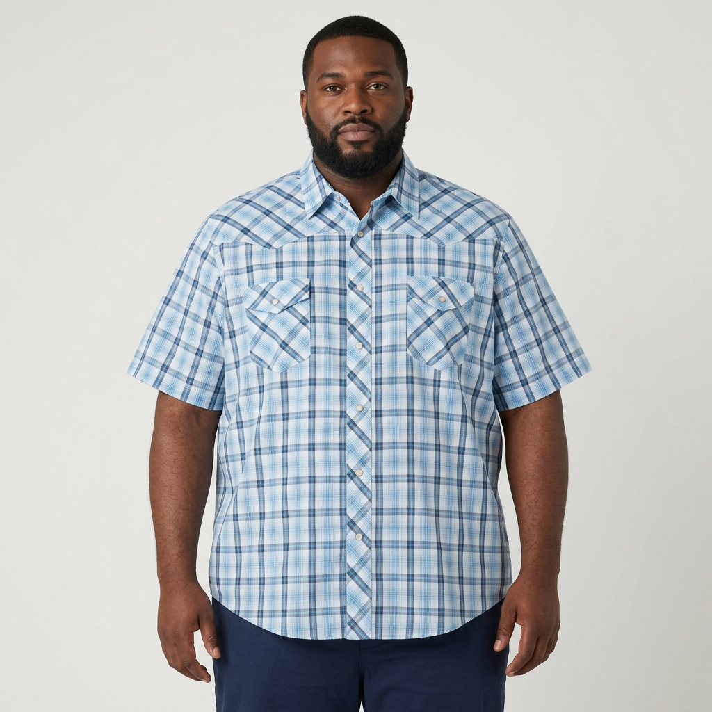 Blue checked short-sleeve shirt model shot