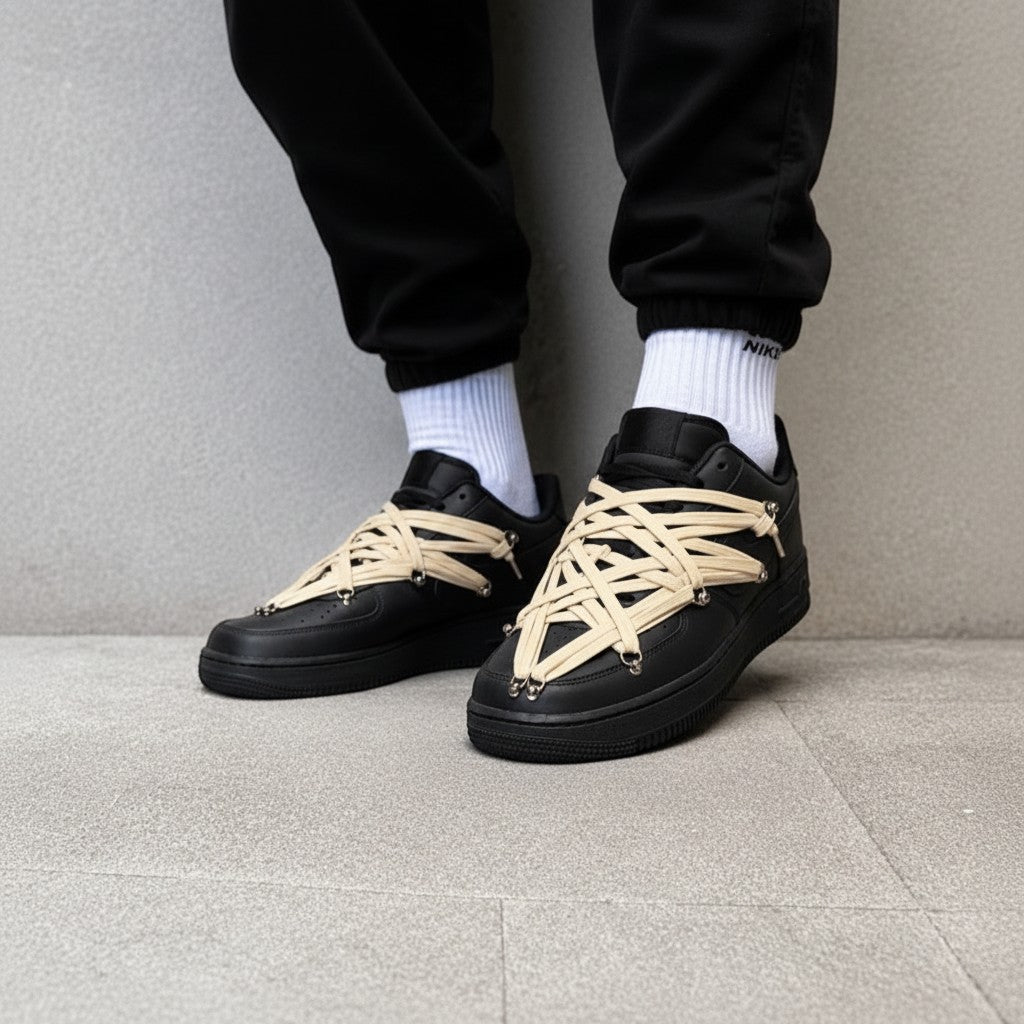 Low Black Web-Lace Sneaker