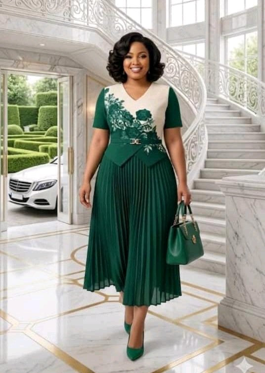 Women's Green Floral Pleated Midi Gown