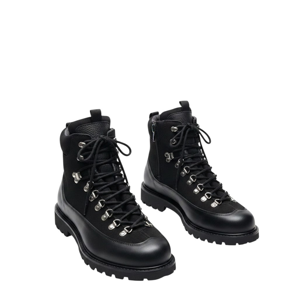 Black Classic Low-Top Lace-Up Sneaker
