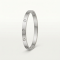 AI silver-colour illustration of screw-detail bracelet on white